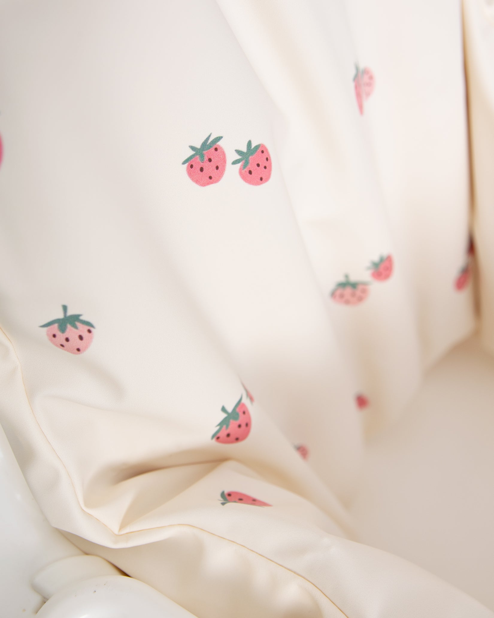 Tyynynpäällinen IKEA Antilop - Mansikkaunelma