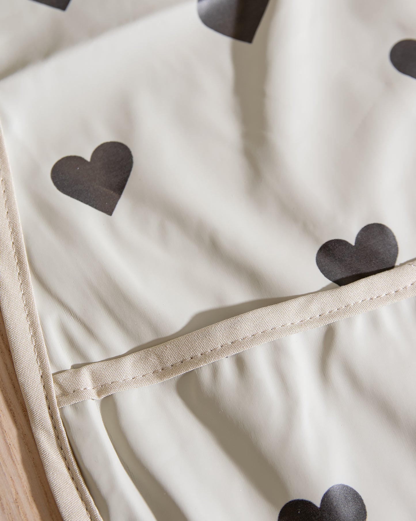 Avtorkbar/Vattentät Haklapp - Beige Med Hjärtan