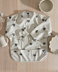 Långärmad Haklapp - Beige med hjärtan