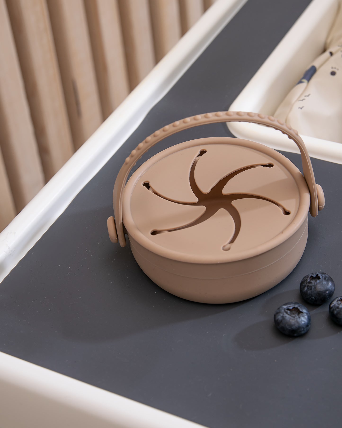 Snackbox med lock - Taupe