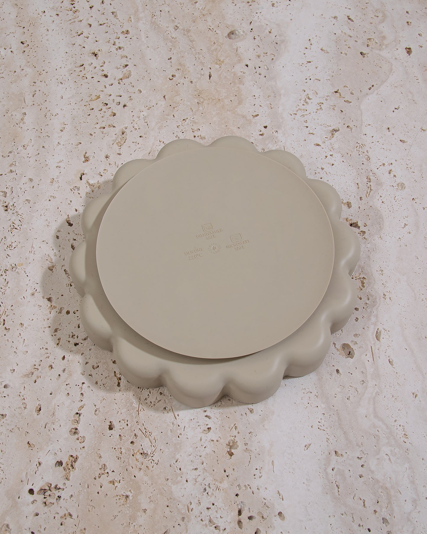 Aaltomainen Lautanen - Beige