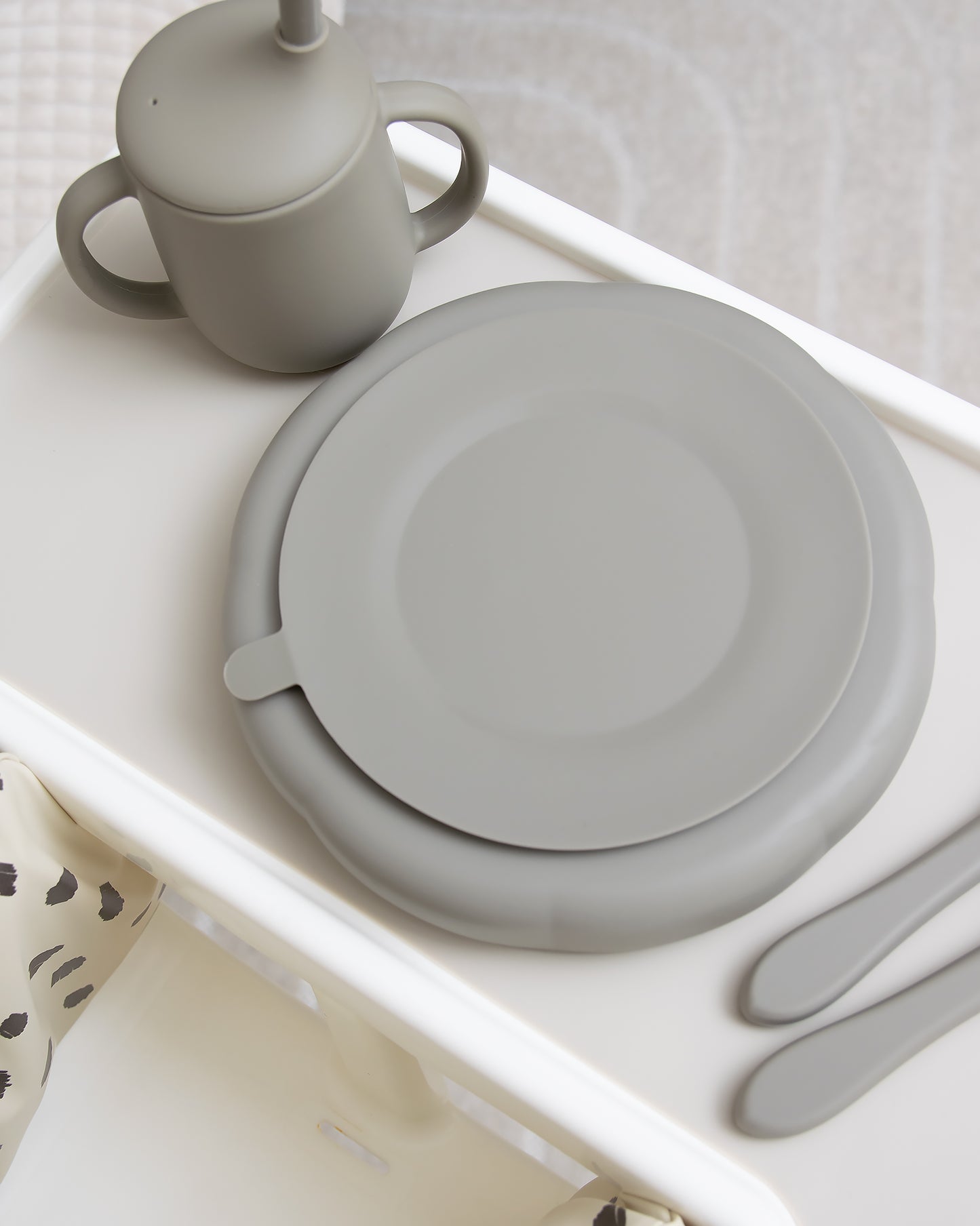 Jaettu Lastenlautanen Imukupilla - Pölyinen Vihreä