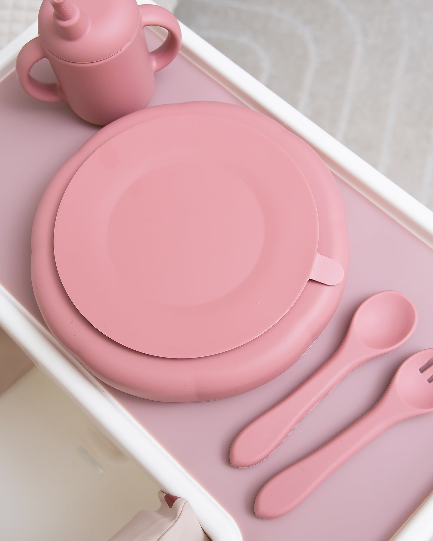Jaettu lastenlautanen imukupilla - Dusty Pink