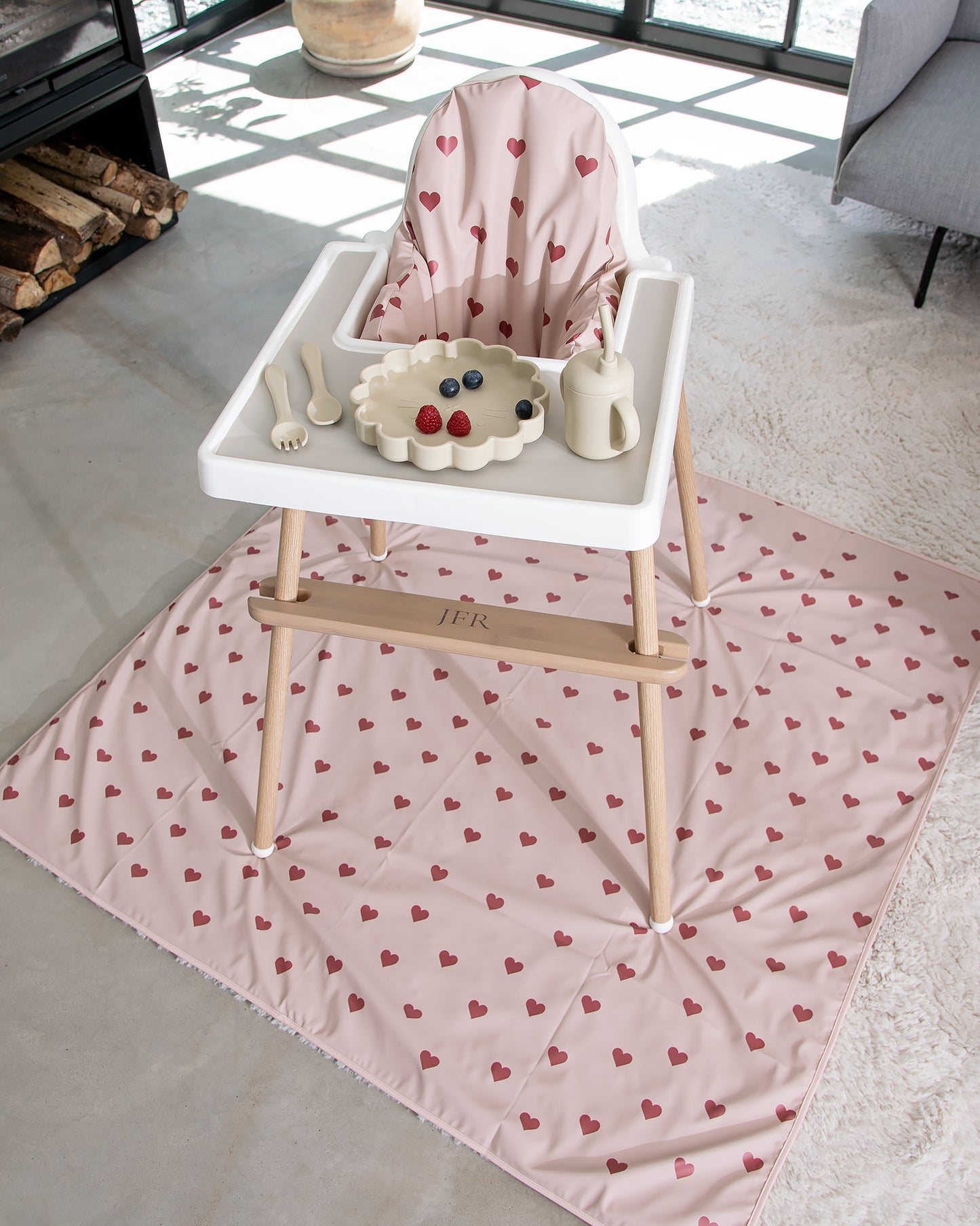 Golvskydd till barnstol - Rosa med hjärtan