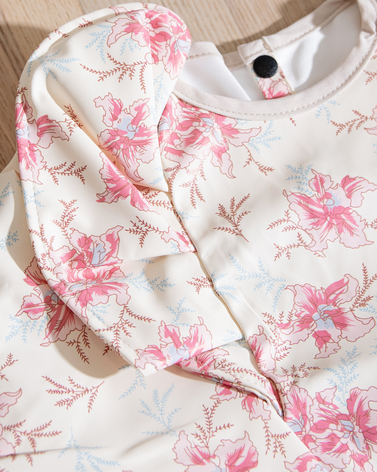 Long-Sleeved Bib with Ruffle - Blossom Flowers
