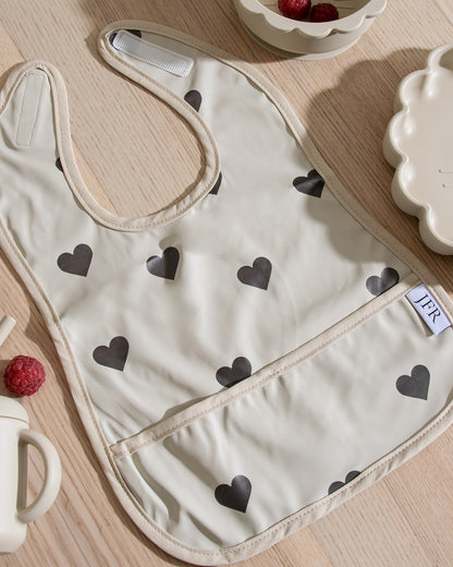 Avtorkbar/Vattentät Haklapp - Beige Med Hjärtan