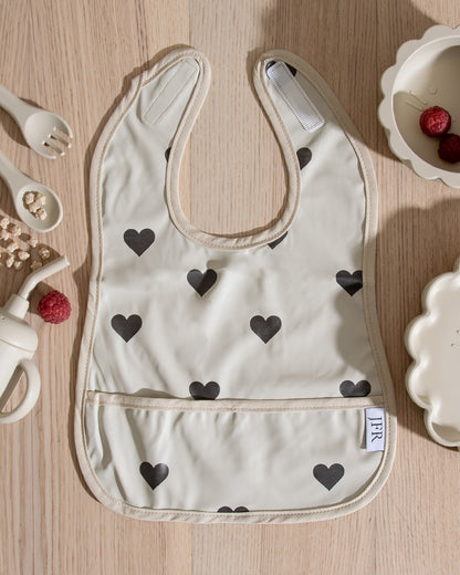 Avtorkbar/Vattentät Haklapp - Beige Med Hjärtan