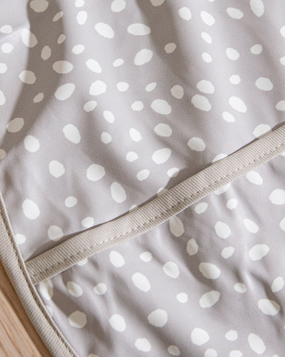 Pyyhittävä/Vedenpitävä Ruokalappu - Beige Pilkuilla