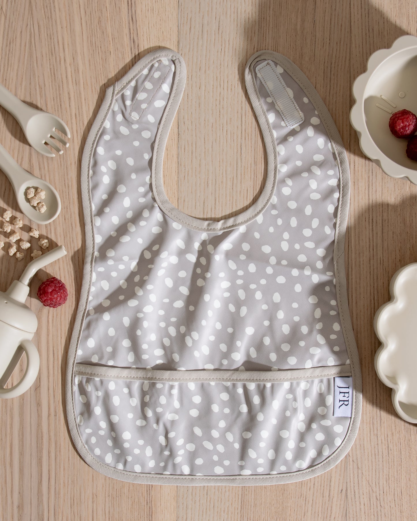 Pyyhittävä/Vedenpitävä Ruokalappu - Beige Pilkuilla