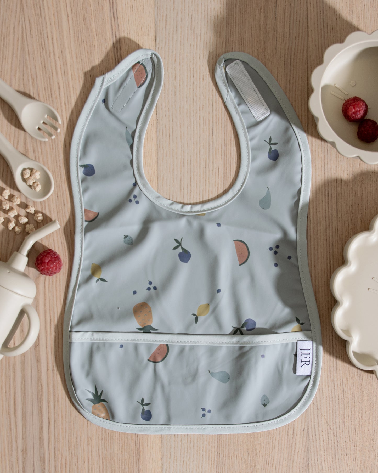 Pyyhittävä/Vedenpitävä Ruokalappu - HedelmäSalaatti Sininen