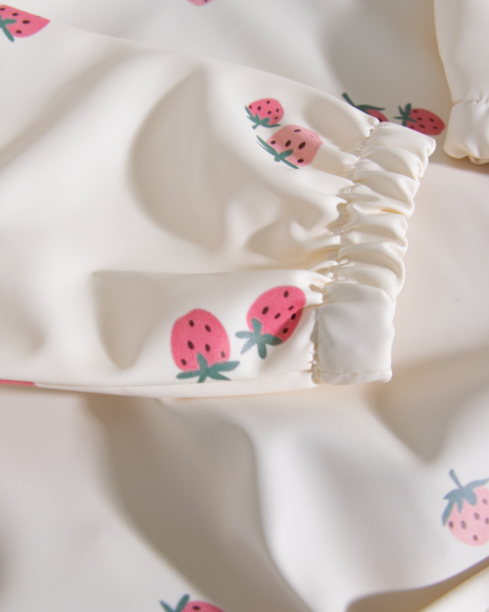 Long-Sleeved Bib - Strawberry Dream