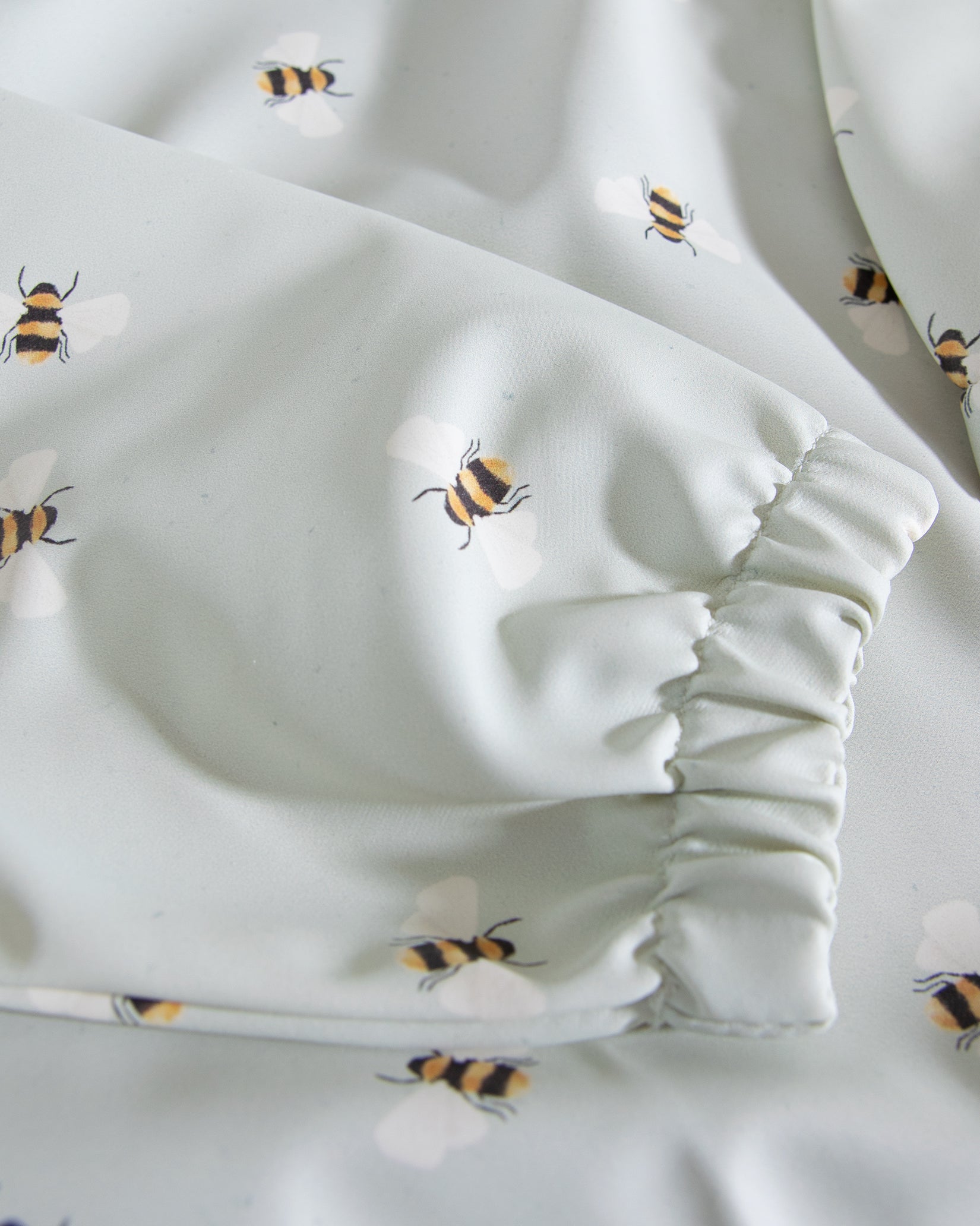 Long-Sleeved Bib - Green Bees
