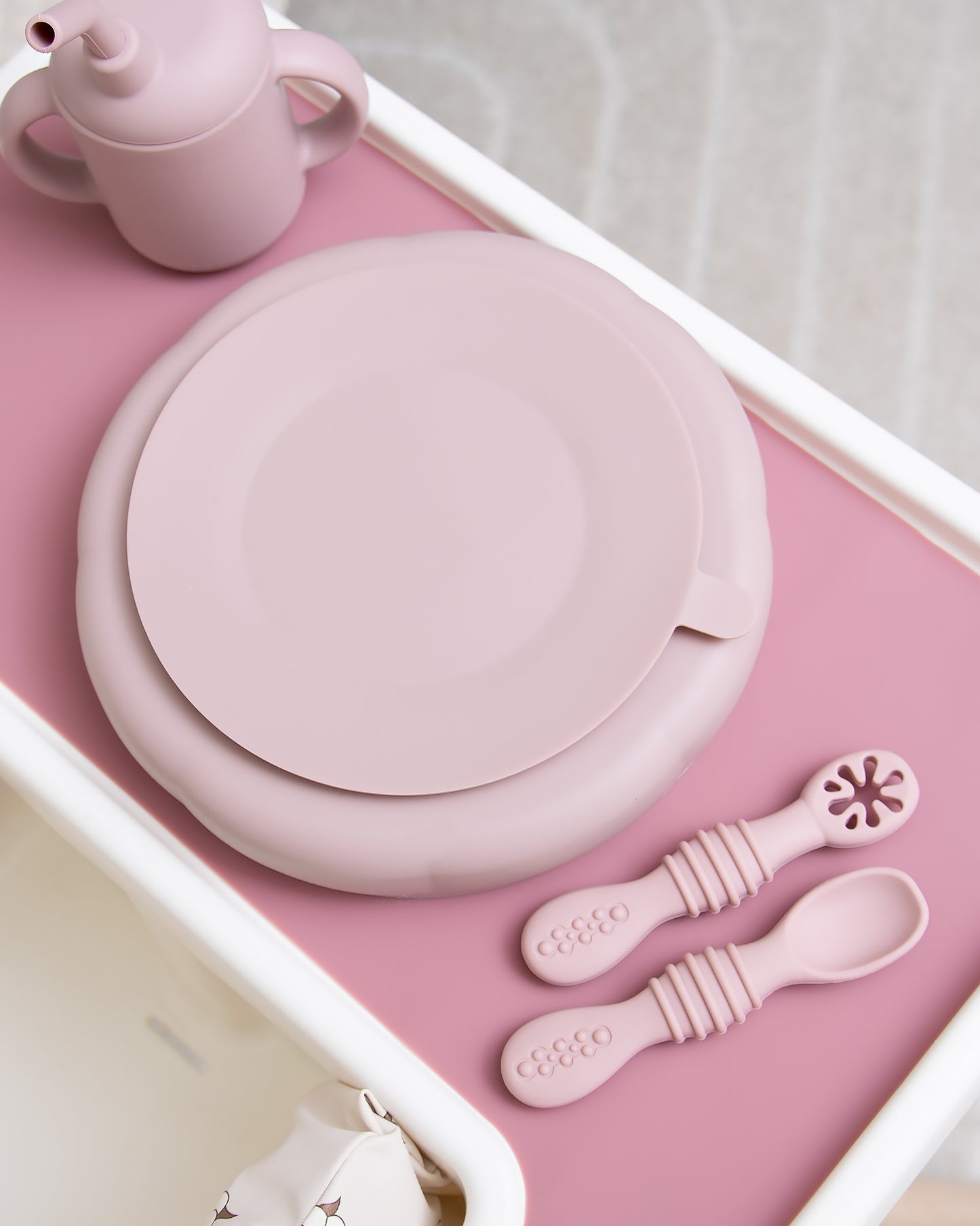 Divided Children's Plate with Suction Cup - Blush Pink