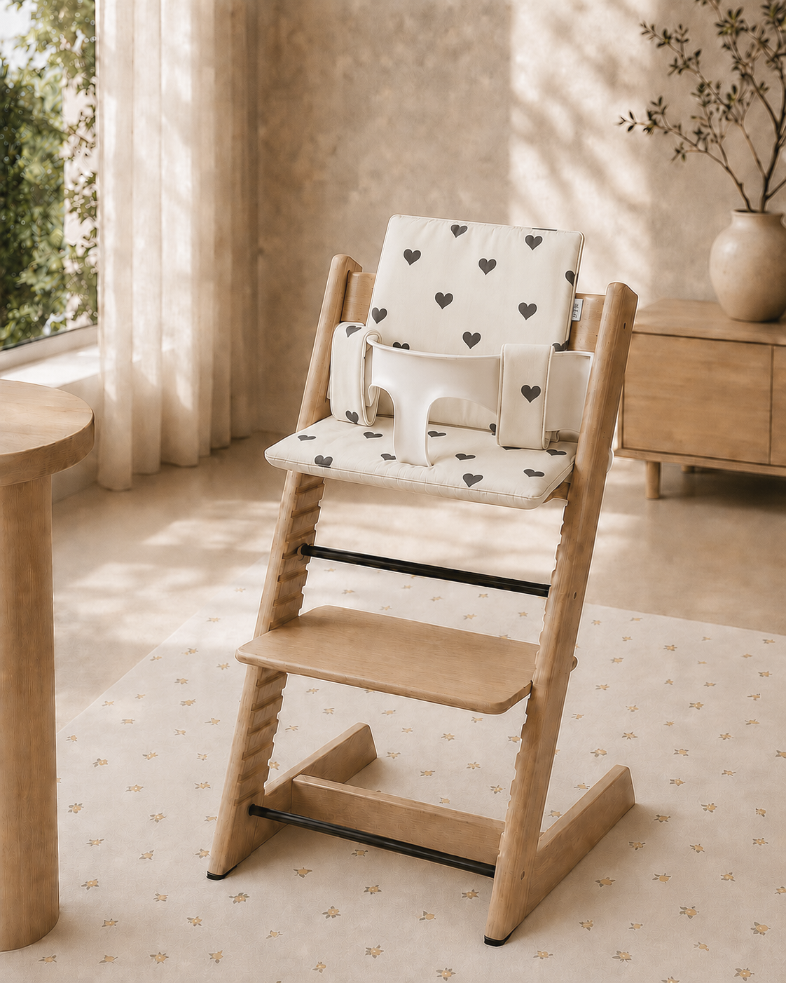 Cushion for Stokke Tripp Trapp - Beige with hearts