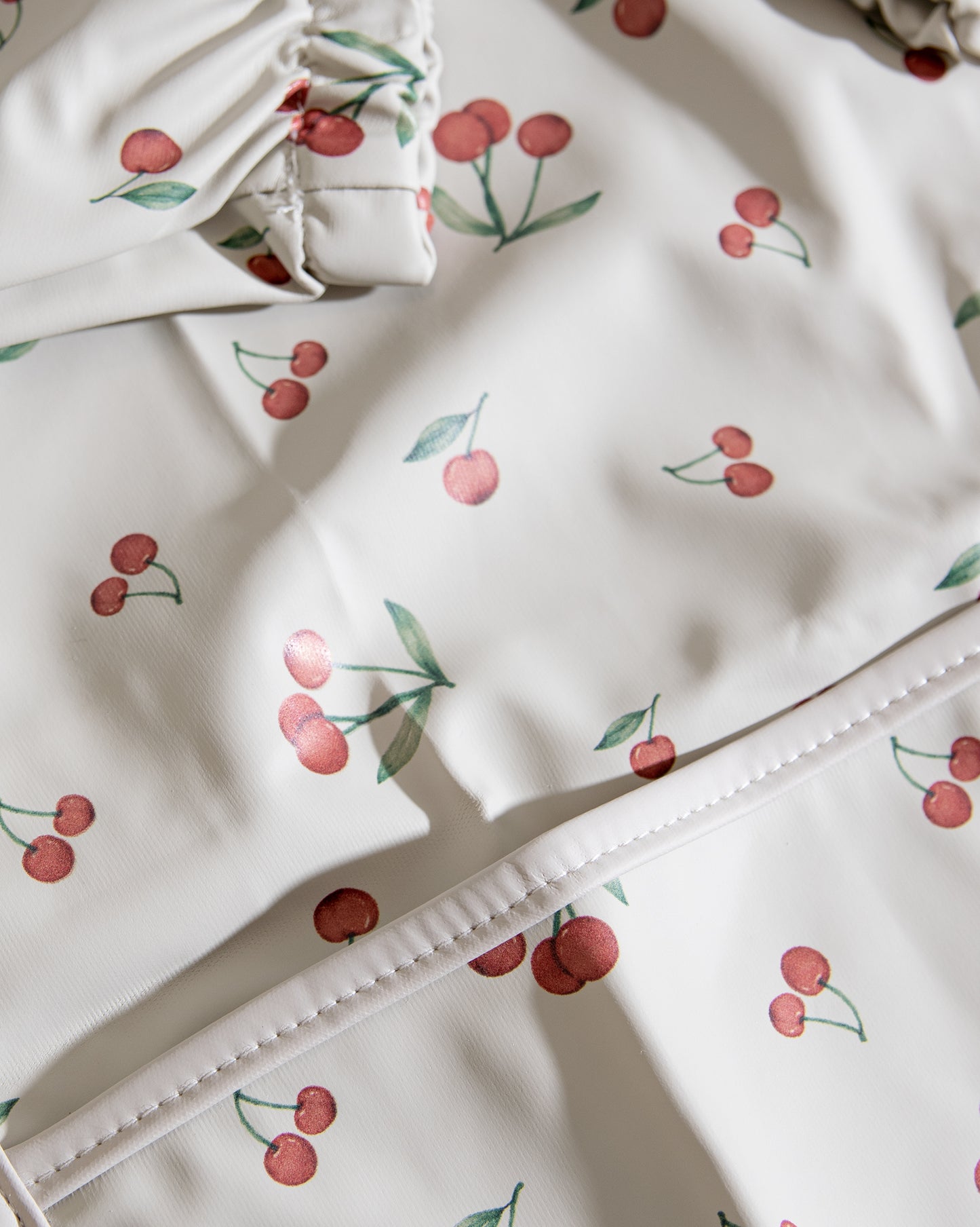 Långärmad Haklapp - Körsbärsdröm