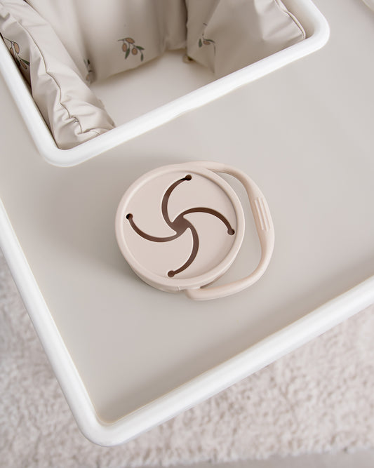 Snackboks med lokk/håndtak - Prikken beige